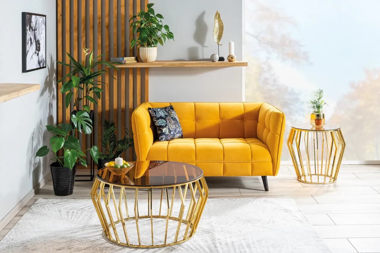 Jakie ściany do miodowej kanapy? Poznaj najlepsze kolory i style