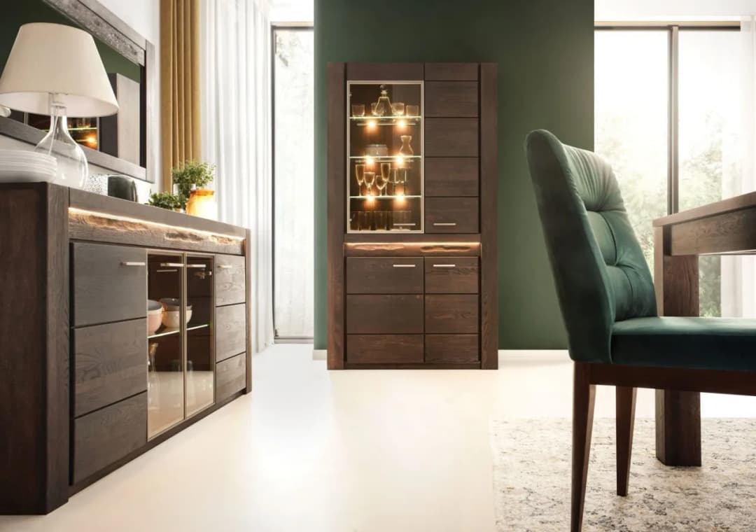 Jakie płytki do brązowych mebli? Odkryj idealne kolory i style