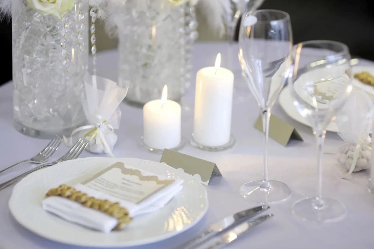 Jak usadzić gości przy stole, aby uniknąć niezręcznych sytuacji