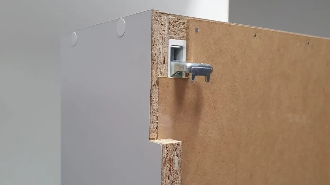 Jak powiesić szafki kuchenne bez błędów - krok po kroku do sukcesu